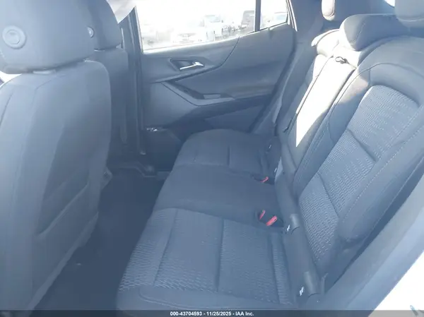 3GNAXPEG3SL301356 2025 CHEVROLET EQUINOX - Image 8