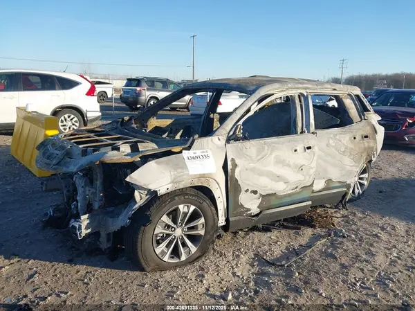 3GNAXPEG3TL272099 2026 CHEVROLET EQUINOX - Image 2