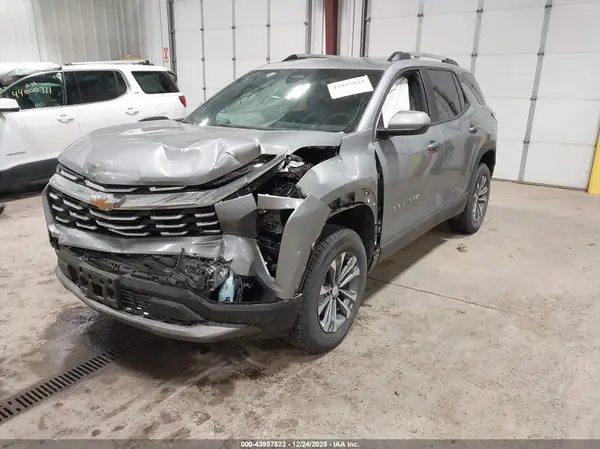 3GNAXPEG4SL300572 2025 CHEVROLET EQUINOX - Image 2