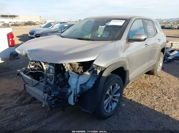 3GNAXPEG4SL324063 2025 CHEVROLET EQUINOX - Image 2