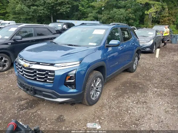 3GNAXPEG5SL142727 2025 CHEVROLET EQUINOX - Image 2