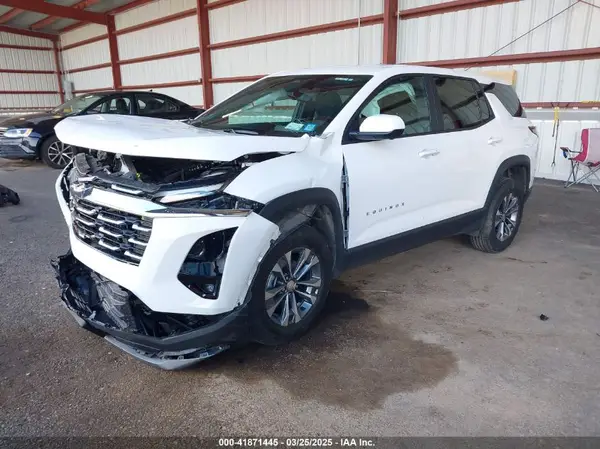 3GNAXPEG6SL104049 2025 CHEVROLET EQUINOX - Image 2