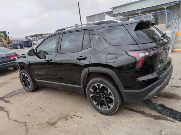 3GNAXPEG6SL146575 2025 CHEVROLET EQUINOX - Image 2