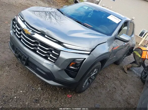 3GNAXPEG6SL325134 2025 CHEVROLET EQUINOX - Image 2