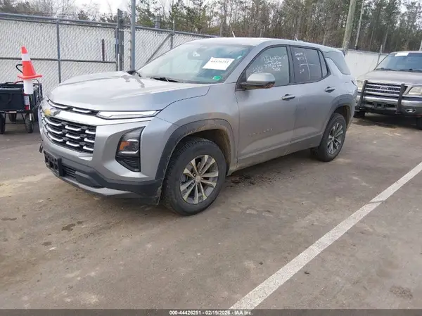 3GNAXPEG6TL260996 2026 CHEVROLET EQUINOX - Image 2