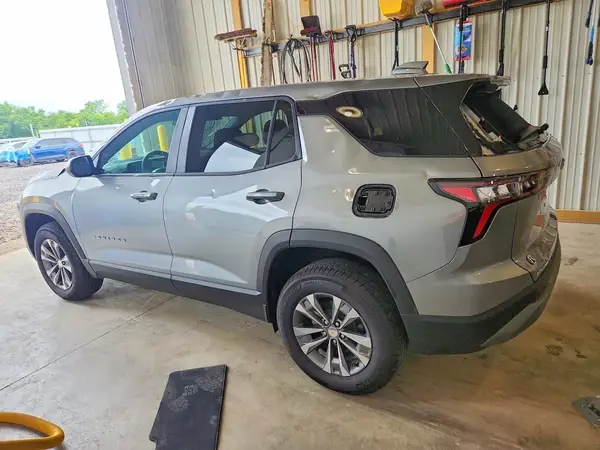 3GNAXPEG6TL323885 2026 CHEVROLET EQUINOX - Image 2