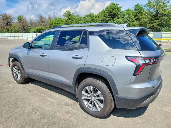 3GNAXPEG7SL306513 2025 CHEVROLET EQUINOX - Image 2