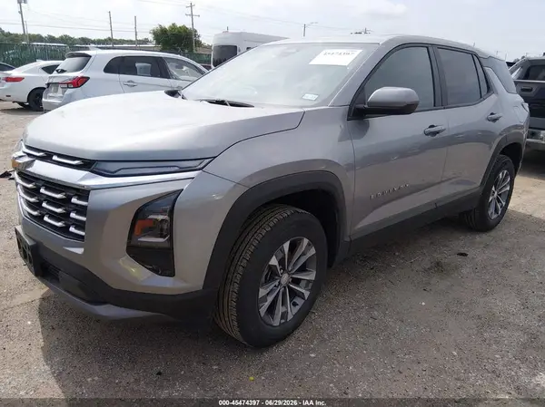 3GNAXPEG7TL172670 2026 CHEVROLET EQUINOX - Image 2
