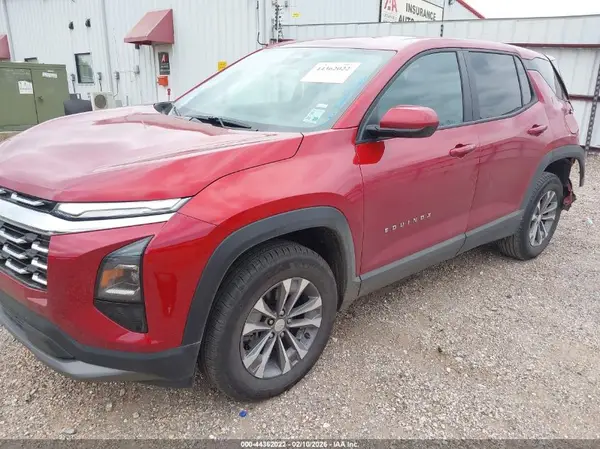 3GNAXPEG7TL242717 2026 CHEVROLET EQUINOX - Image 2