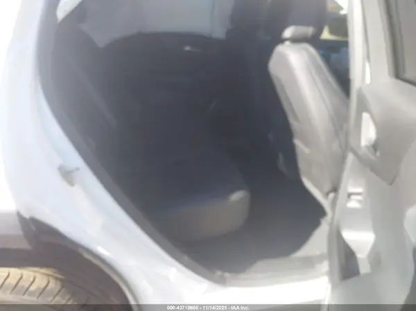 3GNAXPEG8SL144438 2025 CHEVROLET EQUINOX - Image 8