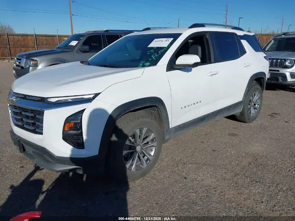 3GNAXPEG8SL164057 2025 CHEVROLET EQUINOX - Image 2
