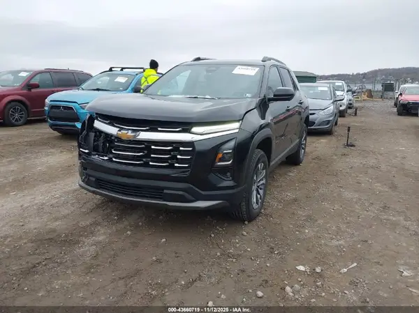 3GNAXPEG8SL168612 2025 CHEVROLET EQUINOX - Image 2