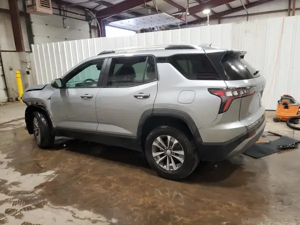 3GNAXPEG8SL302096 2025 CHEVROLET EQUINOX - Image 2