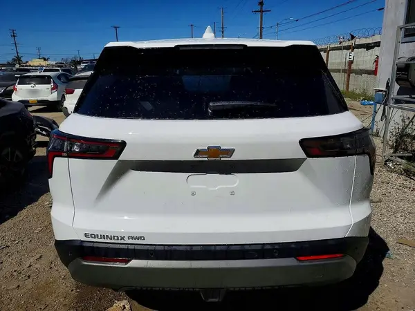 2026 CHEVROLET EQUINOX auction photo 6