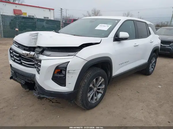 3GNAXPEG9SL208230 2025 CHEVROLET EQUINOX - Image 2