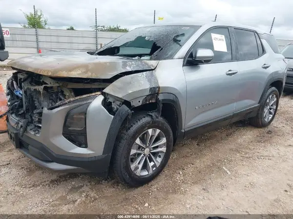 3GNAXPEG9SL310336 2025 CHEVROLET EQUINOX - Image 2