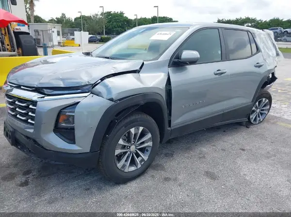 3GNAXPEG9SL310420 2025 CHEVROLET EQUINOX - Image 2