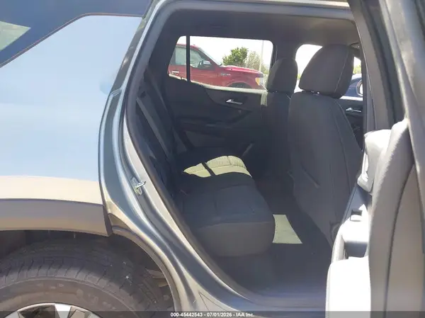 3GNAXPEG9TL461176 2026 CHEVROLET EQUINOX - Image 8