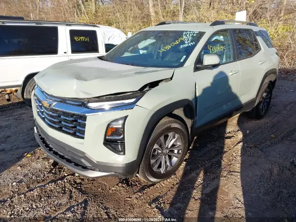 3GNAXPEGXSL218491 2025 CHEVROLET EQUINOX - Image 2