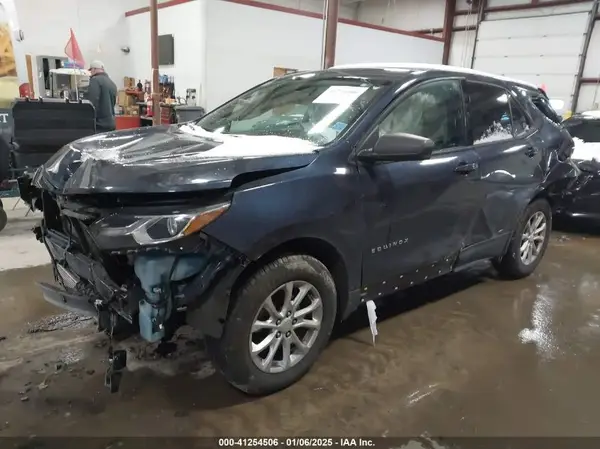 3GNAXREV0JS562782 2018 CHEVROLET EQUINOX - Image 2