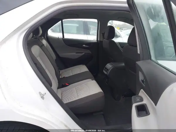 3GNAXREV8JS590104 2018 CHEVROLET EQUINOX - Image 8