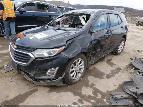 3GNAXREV9JL375678 2018 CHEVROLET EQUINOX - Image 2