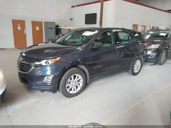 3GNAXREV9JS525617 2018 CHEVROLET EQUINOX - Image 2