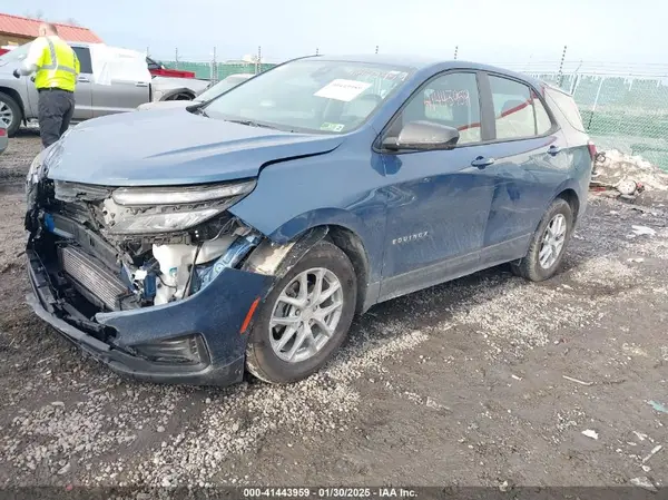 3GNAXSEG0RL265865 2024 CHEVROLET EQUINOX - Image 2