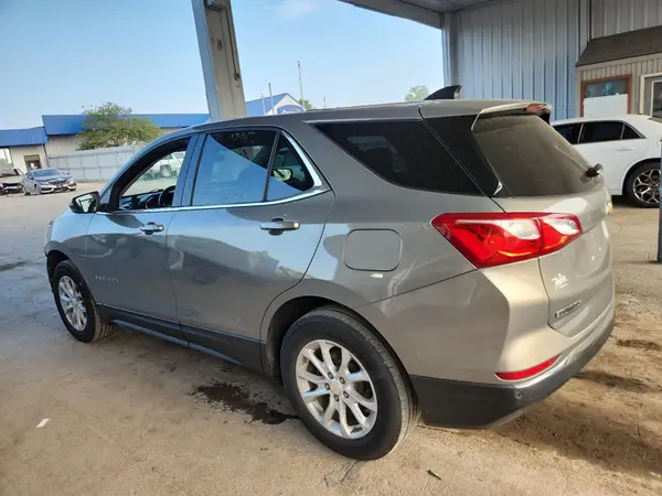 3GNAXSEV0JS572428 2018 CHEVROLET EQUINOX - Image 2