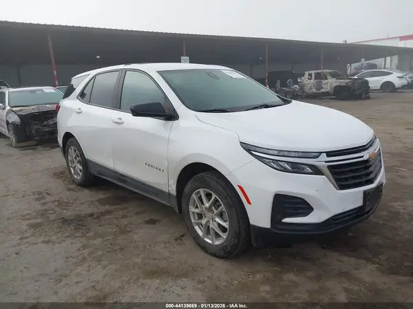 3GNAXSEV0NS104141 2022 CHEVROLET EQUINOX - Image 1