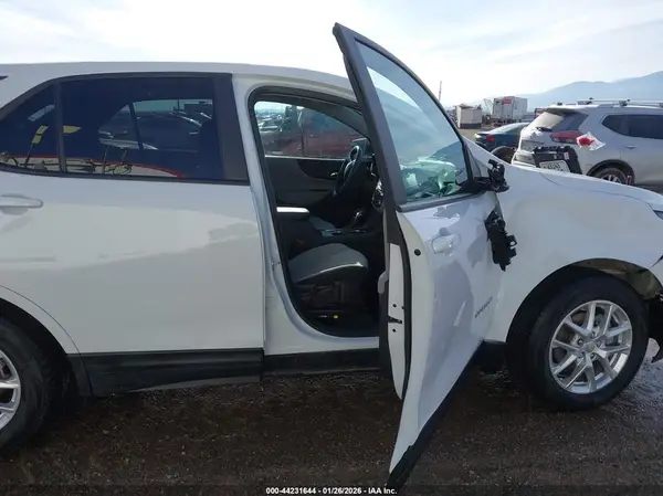 2022 CHEVROLET EQUINOX IAAI lot 44231644 auction photo 5
