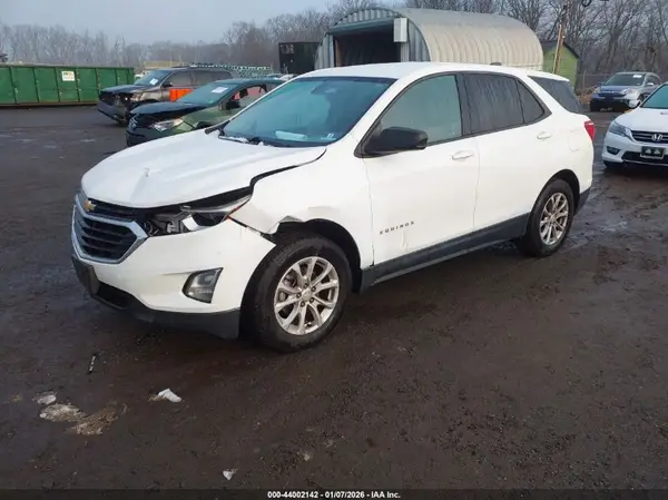 3GNAXSEV1KL129877 2019 CHEVROLET EQUINOX - Image 2