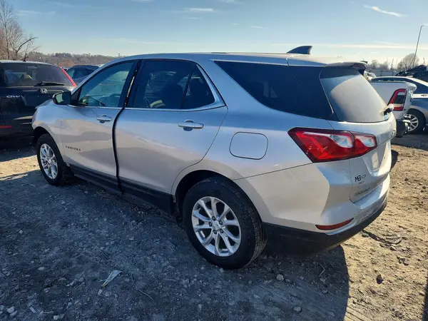 3GNAXSEV2JS570082 2018 CHEVROLET EQUINOX - Image 2