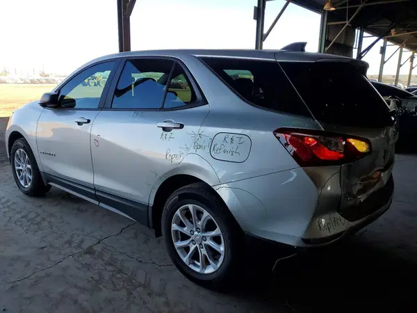 3GNAXSEV2LS632812 2020 CHEVROLET EQUINOX - Image 2