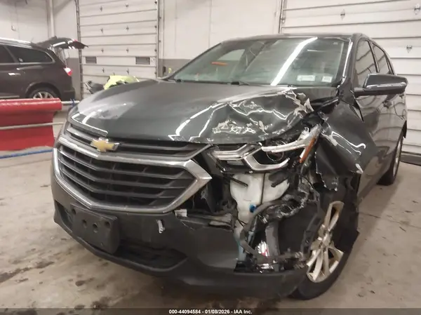3GNAXSEV3JS510814 2018 CHEVROLET EQUINOX - Image 2