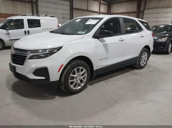 3GNAXSEV3NS209093 2022 CHEVROLET EQUINOX - Image 2