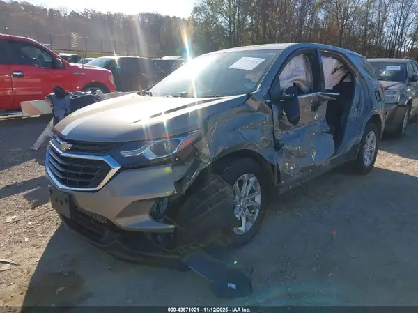 3GNAXSEV5JS555785 2018 CHEVROLET EQUINOX - Image 2