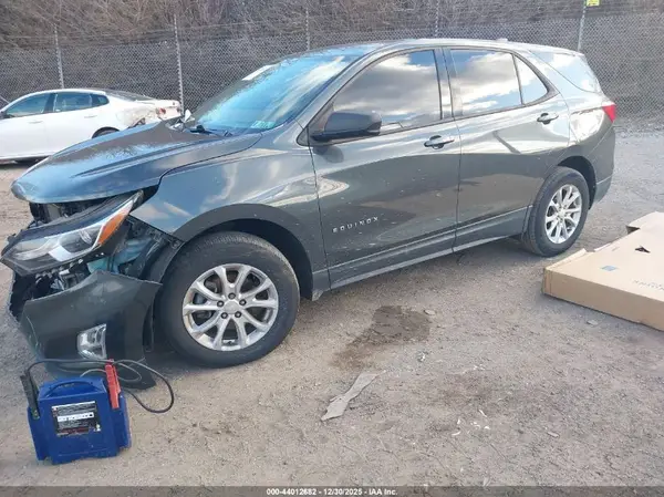 3GNAXSEV7KS541775 2019 CHEVROLET EQUINOX - Image 2