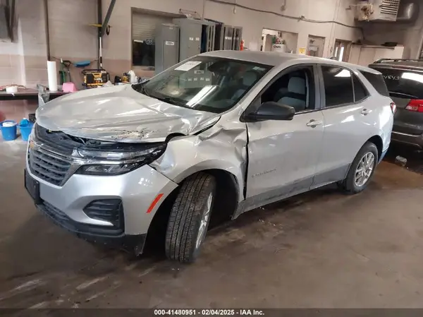 3GNAXSEV7NS183856 2022 CHEVROLET EQUINOX - Image 2