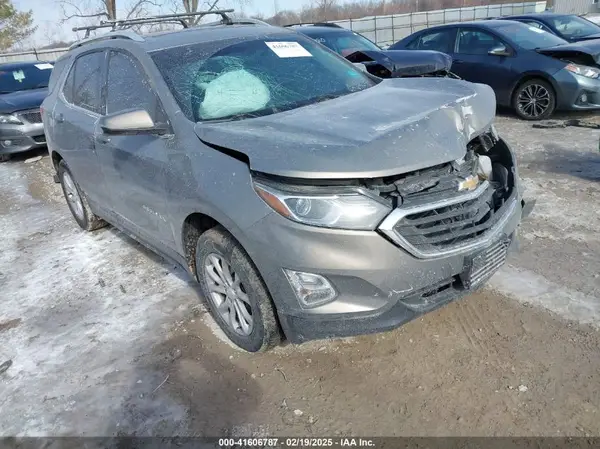 3GNAXSEV8JS606678 2018 CHEVROLET EQUINOX - Image 1