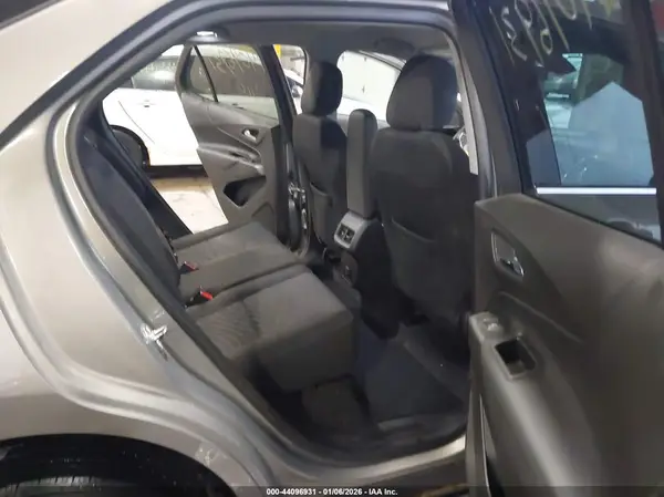 3GNAXSEV9JL126398 2018 CHEVROLET EQUINOX - Image 8
