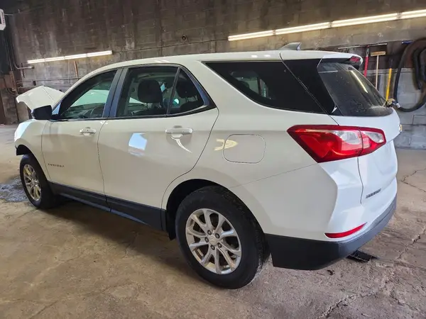 3GNAXSEV9MS172193 2021 CHEVROLET EQUINOX - Image 2