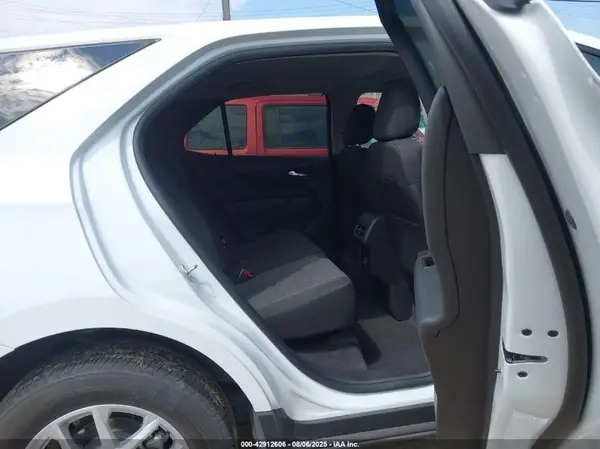 3GNAXTEG0RS214555 2024 CHEVROLET EQUINOX - Image 8
