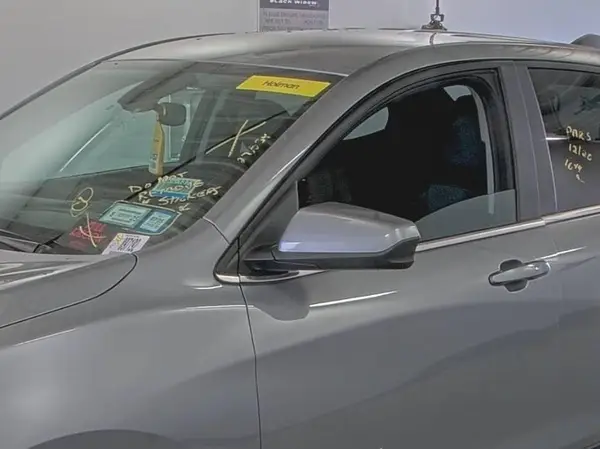 3GNAXTEG1PL252593 2023 CHEVROLET EQUINOX - Image 2