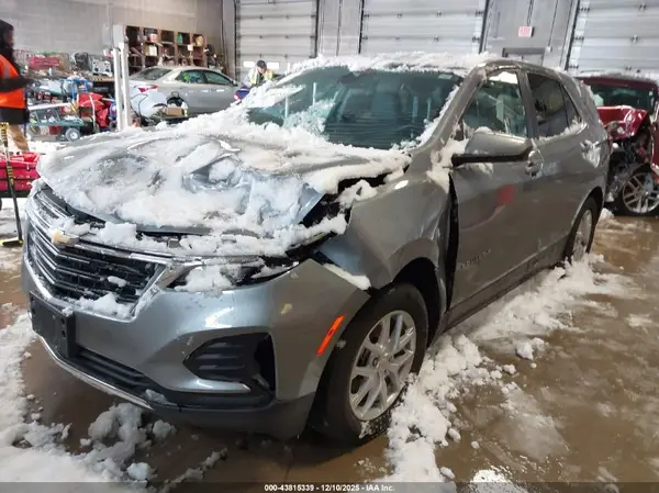3GNAXTEG2PL270066 2023 CHEVROLET EQUINOX - Image 2