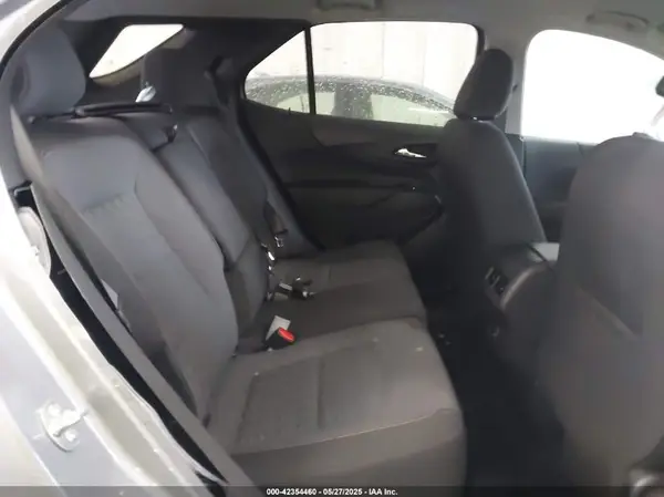 3GNAXTEG2RL240990 2024 CHEVROLET EQUINOX - Image 8