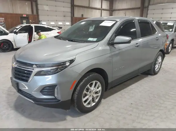 3GNAXTEG4RL256074 2024 CHEVROLET EQUINOX - Image 2