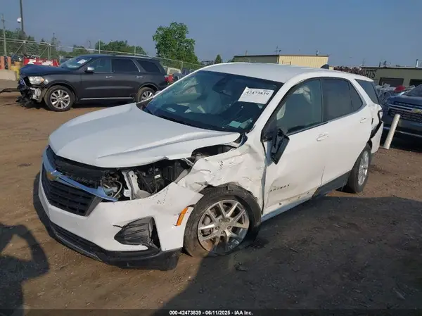 3GNAXTEG7RS212835 2024 CHEVROLET EQUINOX - Image 2