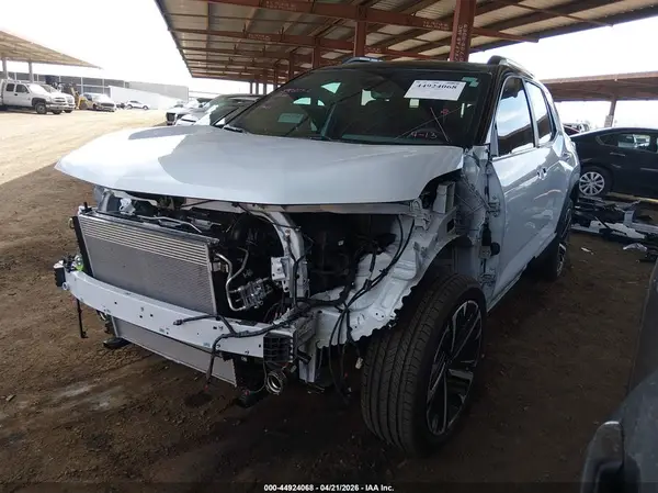 3GNAXTEG7TL346097 2026 CHEVROLET EQUINOX - Image 2