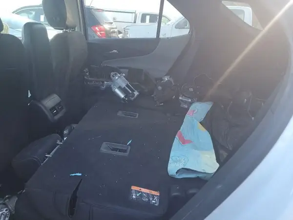 3GNAXTEV3NL244572 2022 CHEVROLET EQUINOX - Image 2